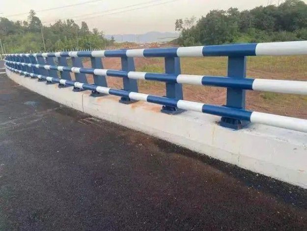 廣西防撞護(hù)欄